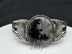 Vintage Native American Sterling Silver Agate Cuff Bracelet