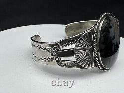 Vintage Native American Sterling Silver Agate Cuff Bracelet