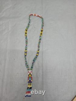 Vintage Native American Style Beaded jewelry Necklace Cerca 1970s
