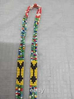 Vintage Native American Style Beaded jewelry Necklace Cerca 1970s
