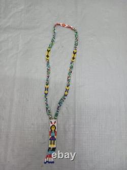 Vintage Native American Style Beaded jewelry Necklace Cerca 1970s