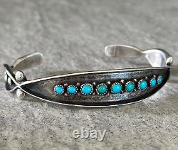 Vintage Native American Zuni Turquoise Sterling silver Bracelet SIGNED