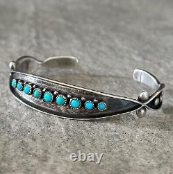 Vintage Native American Zuni Turquoise Sterling silver Bracelet SIGNED