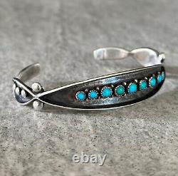 Vintage Native American Zuni Turquoise Sterling silver Bracelet SIGNED