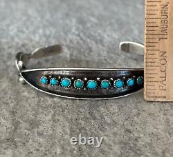 Vintage Native American Zuni Turquoise Sterling silver Bracelet SIGNED