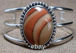 Vintage Navajo Native American Sterling Silver & Fine Banded Agate Cuff Bracelet