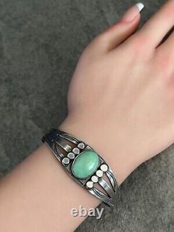 Vintage Old Native American Navajo Turquoise Sterling silver Bracelet