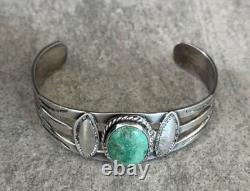 Vintage Old Native American Navajo Turquoise Sterling silver Bracelet