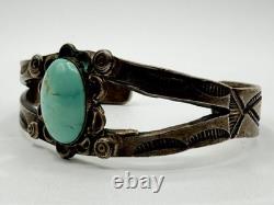 Vintage Old pawn Navajo Native American Turquoise Sterling Silver Cuff Bracelet