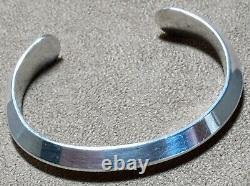 Vintage Signed Navajo Heavy Sterling Silver Carinated Knife Edge Cuff Bracelet