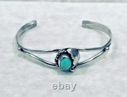 Vintage Turqloise Sterling Silver Navajo Cuff Leaf and Twist Design Excellent