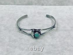 Vintage Turqloise Sterling Silver Navajo Cuff Leaf and Twist Design Excellent