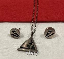 Vintage ZUNI Native American 925 Sterling Silver Pendant Necklace & Earrings Set Vintage ZUNI Native American 925 Sterling Silver Pendant Necklace & Earrings Set