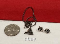 Vintage ZUNI Native American 925 Sterling Silver Pendant Necklace & Earrings Set