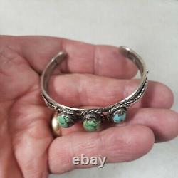 Vintage native american turquoise jewelry Bracelet. Small Size 2.5 Across. 28