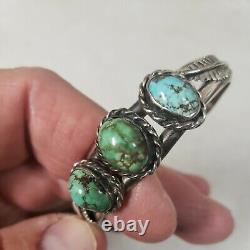 Vintage native american turquoise jewelry Bracelet. Small Size 2.5 Across. 28