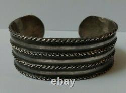 Weighty Vintage Ribbed Chisled Navajo Indian Silver Cuff Bracelet