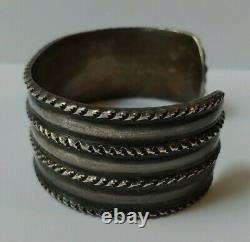 Weighty Vintage Ribbed Chisled Navajo Indian Silver Cuff Bracelet